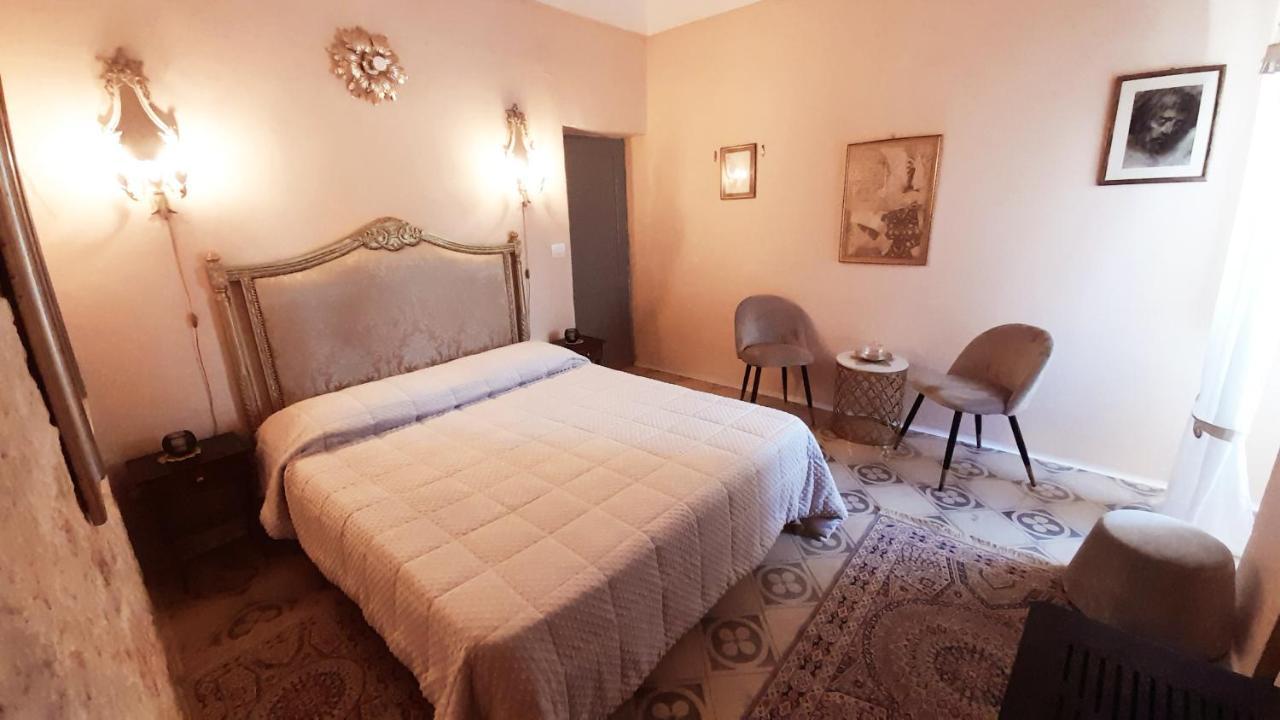 Alojamento de Acomodação e Pequeno-almoço Luxury Olimpia Restaurant 2*